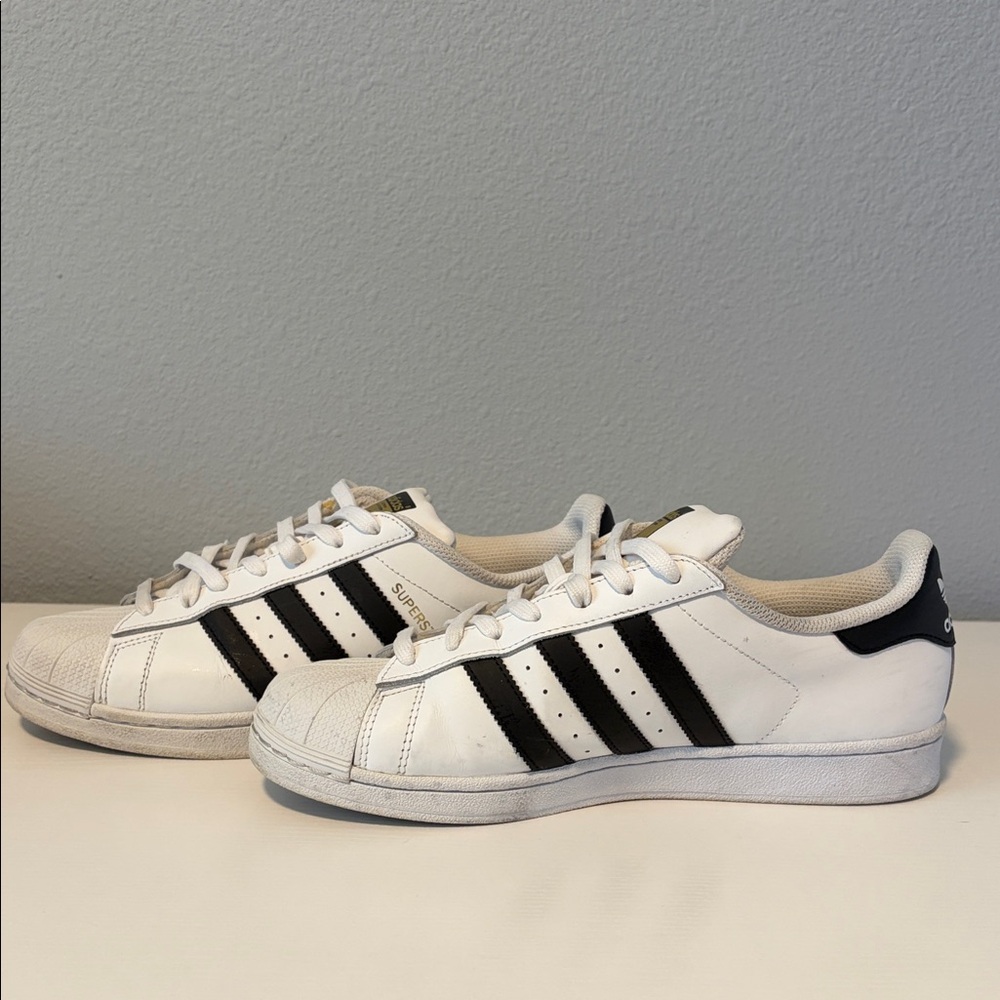 adidas Shelltoe Superstar Men’s White & Black Low-Top Sneakers